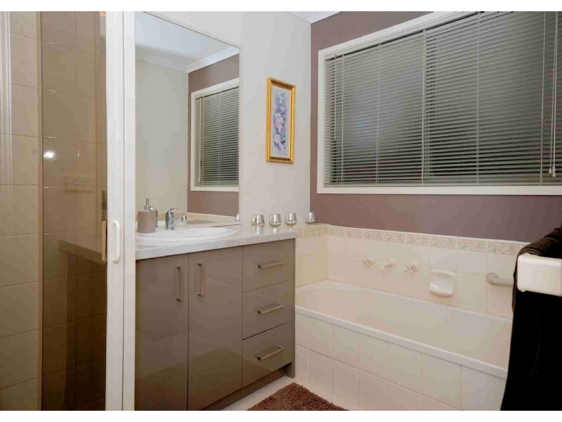 100 Sproat Street, Portarlington VIC 3223