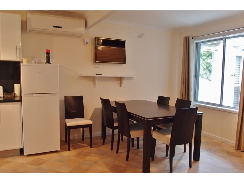 17 Sylvester Ave, St Leonards VIC 3223