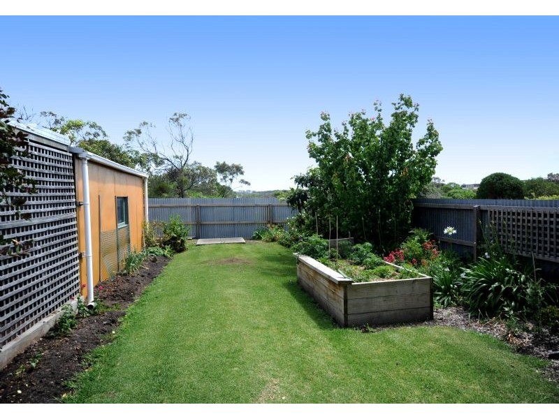 11 Rhonda Avenue, St Leonards VIC 3223