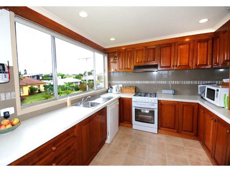 11 Rhonda Avenue, St Leonards VIC 3223