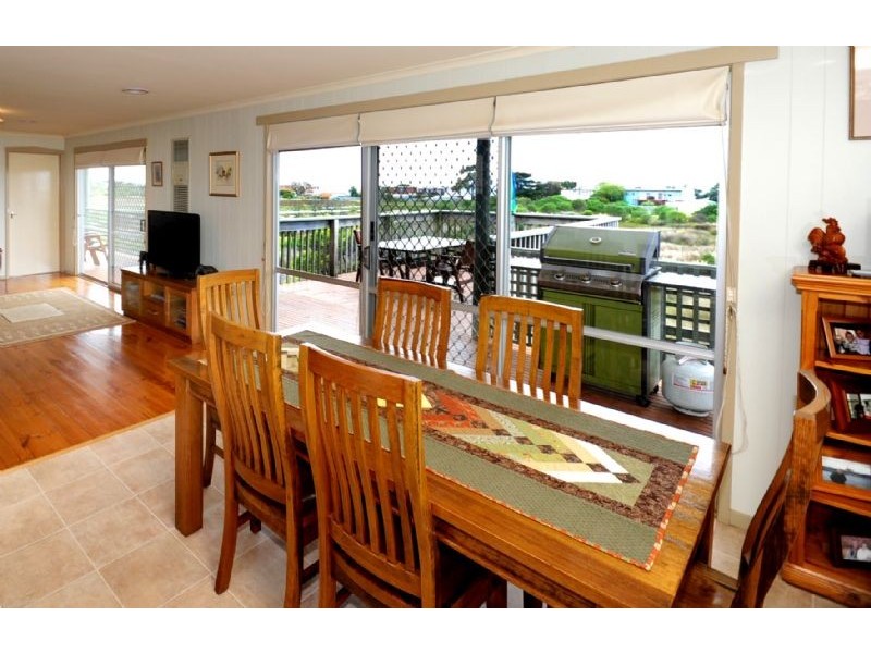 11 Rhonda Avenue, St Leonards VIC 3223