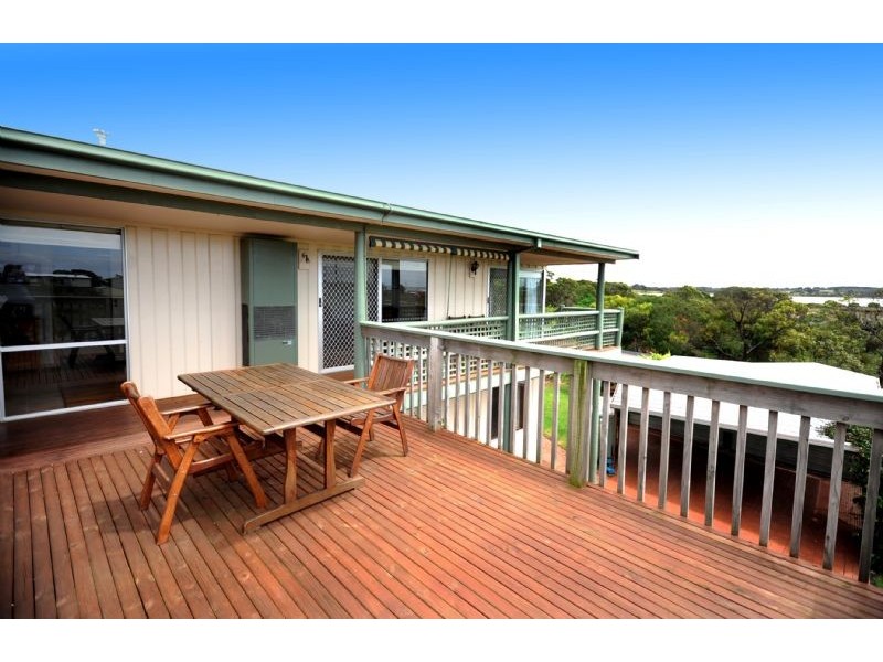 11 Rhonda Avenue, St Leonards VIC 3223