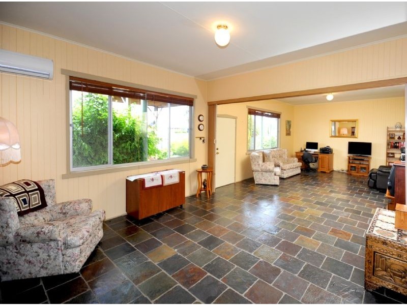 11 Rhonda Avenue, St Leonards VIC 3223