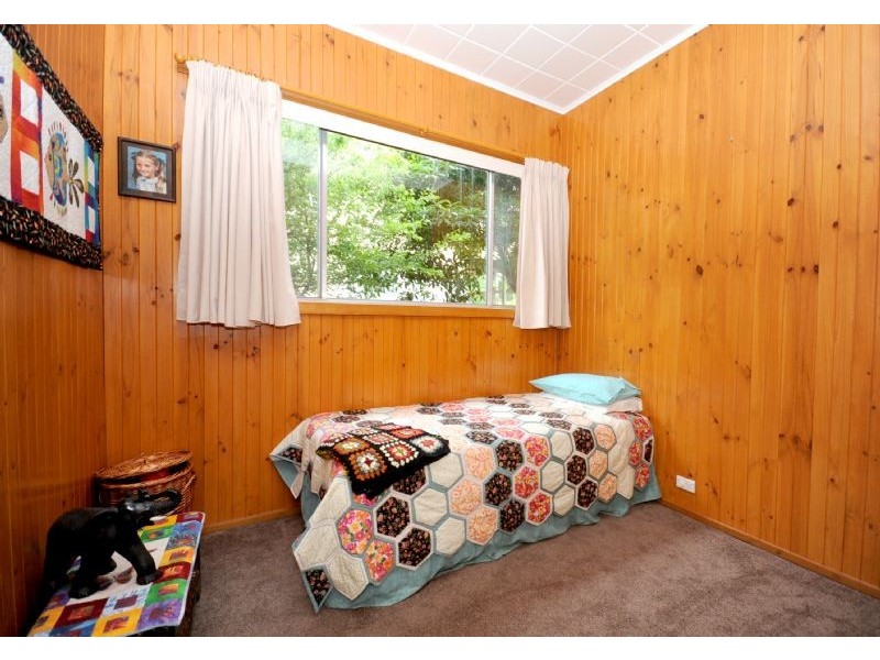 11 Rhonda Avenue, St Leonards VIC 3223