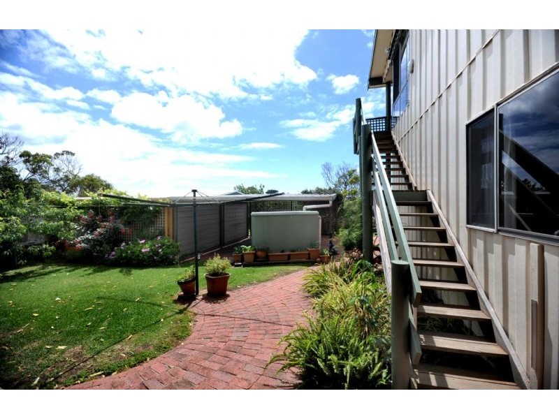 11 Rhonda Avenue, St Leonards VIC 3223