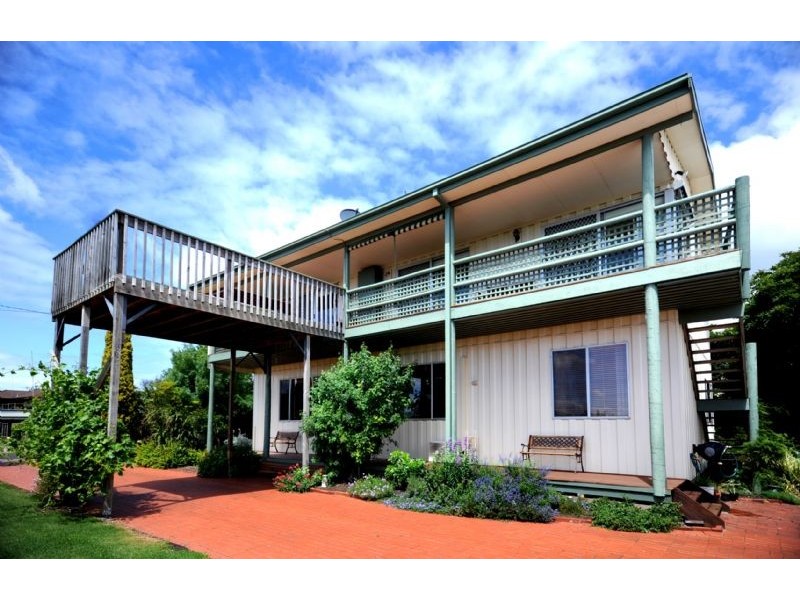 11 Rhonda Avenue, St Leonards VIC 3223