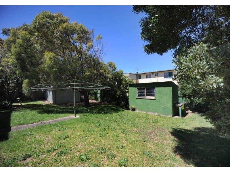 19 St Leonards Parade, St Leonards VIC 3223