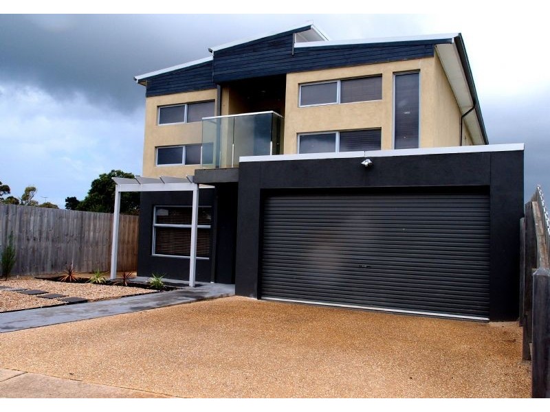 16 Turnberry Close, St Leonards VIC 3223