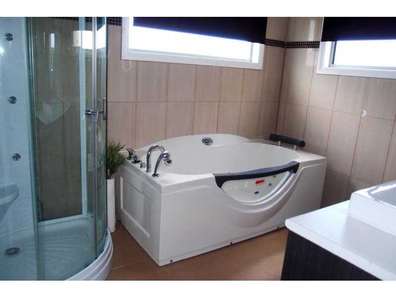 16 Turnberry Close, St Leonards VIC 3223