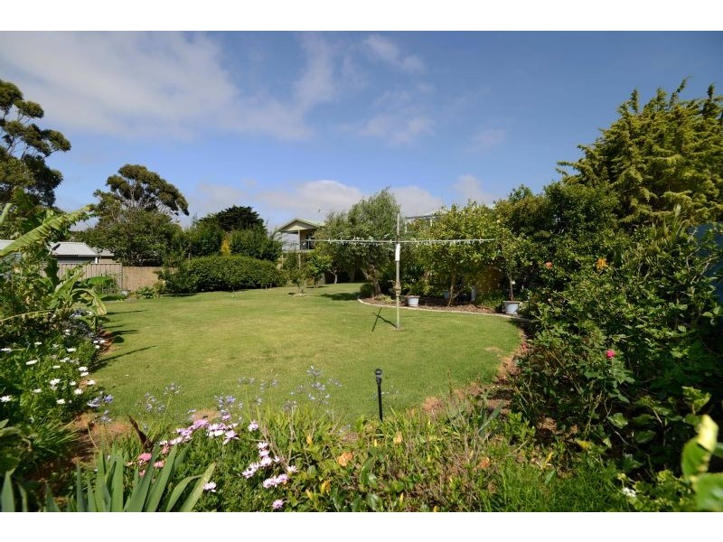29 St Leonards Parade, St Leonards VIC 3223