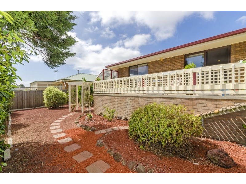 6 Sherwood Crescent, Portarlington VIC 3223