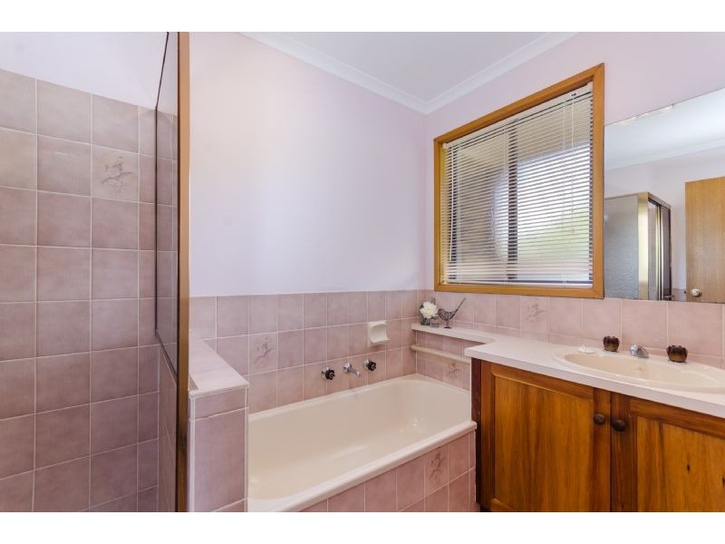 6 Sherwood Crescent, Portarlington VIC 3223