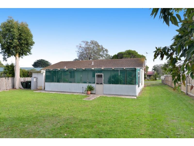 9 Hopetoun Street, St Leonards VIC 3223