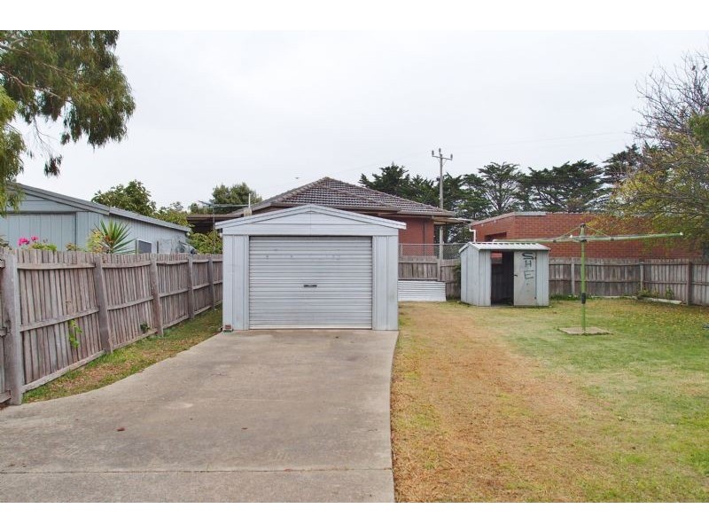 6 Whiting Avenue, Indented Head VIC 3223