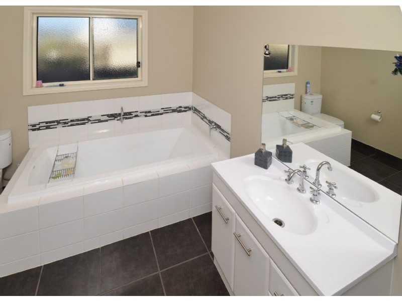 2/158 Fenwick Street, Portarlington VIC 3223