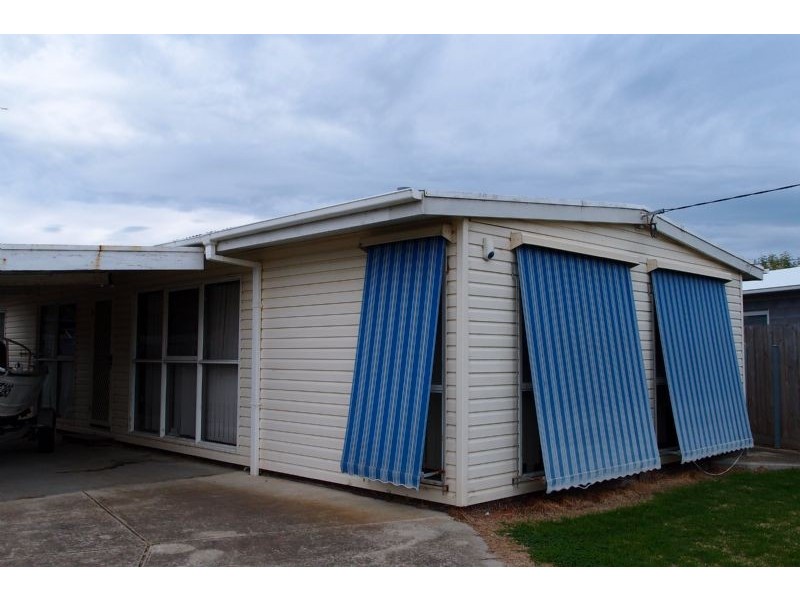 42 Whiting Avenue, Indented Head VIC 3223