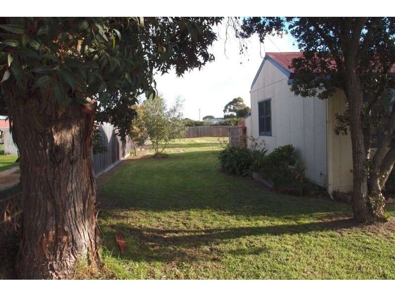 10 Hopetoun Street, St Leonards VIC 3223