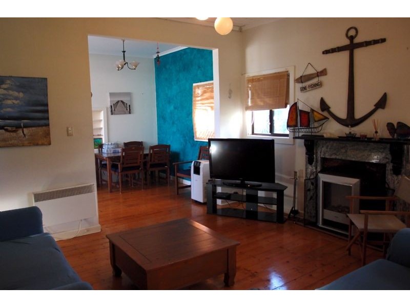 10 Hopetoun Street, St Leonards VIC 3223