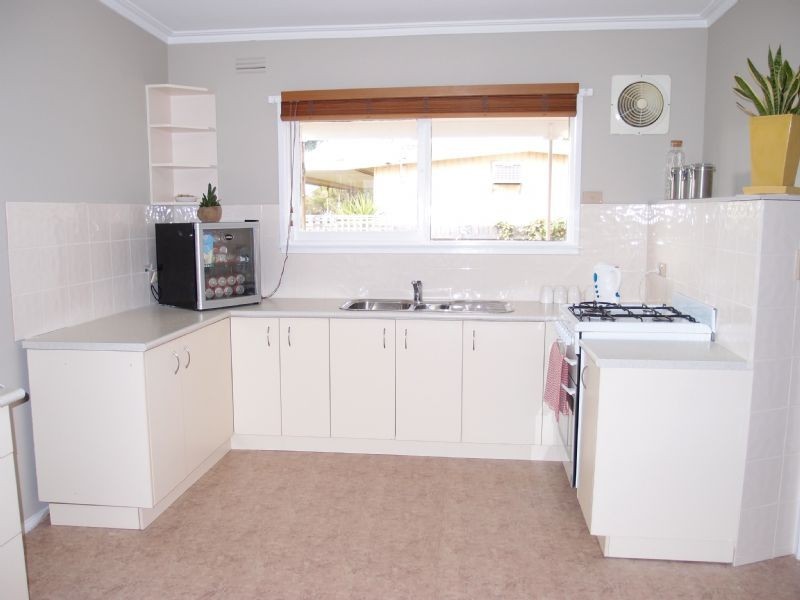6 Whiting Avenue, Indented Head VIC 3223