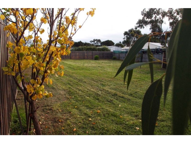 10 Hopetoun Street, St Leonards VIC 3223