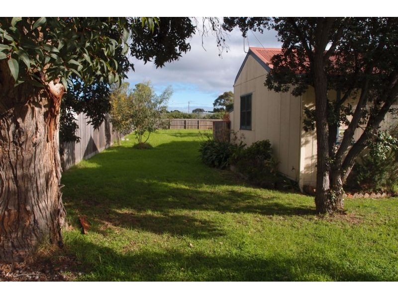 10 Hopetoun Street, St Leonards VIC 3223