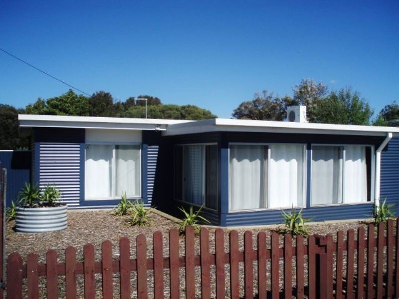 17 Sylvester Avenue, St Leonards VIC 3223