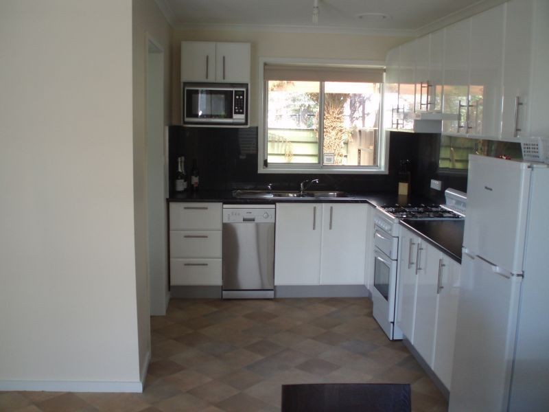 17 Sylvester Avenue, St Leonards VIC 3223