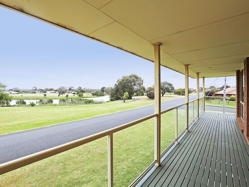 39 Dudley Parade, St Leonards VIC 3223