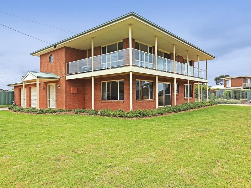39 Dudley Parade, St Leonards VIC 3223