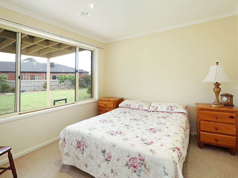 39 Dudley Parade, St Leonards VIC 3223