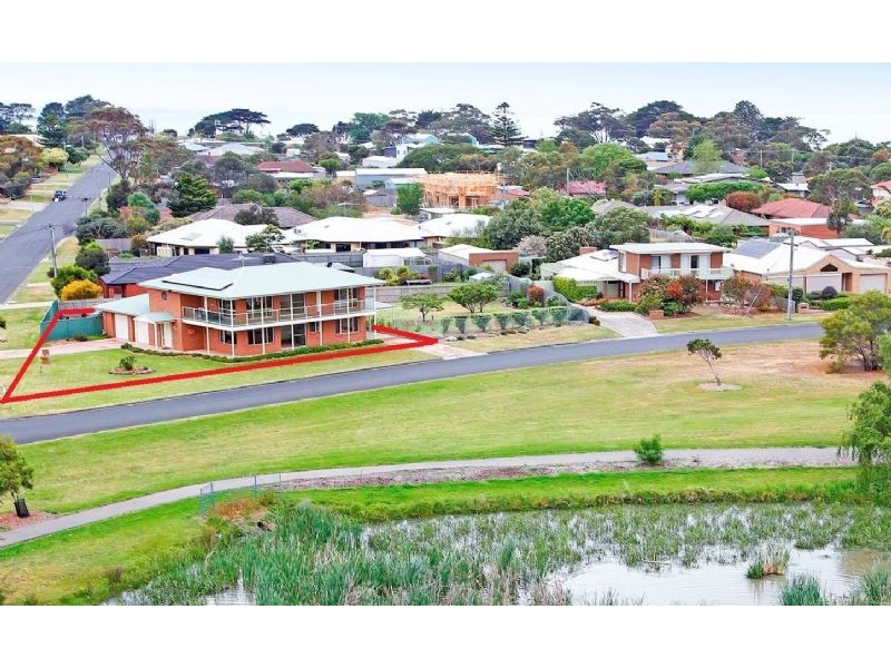 39 Dudley Parade, St Leonards VIC 3223