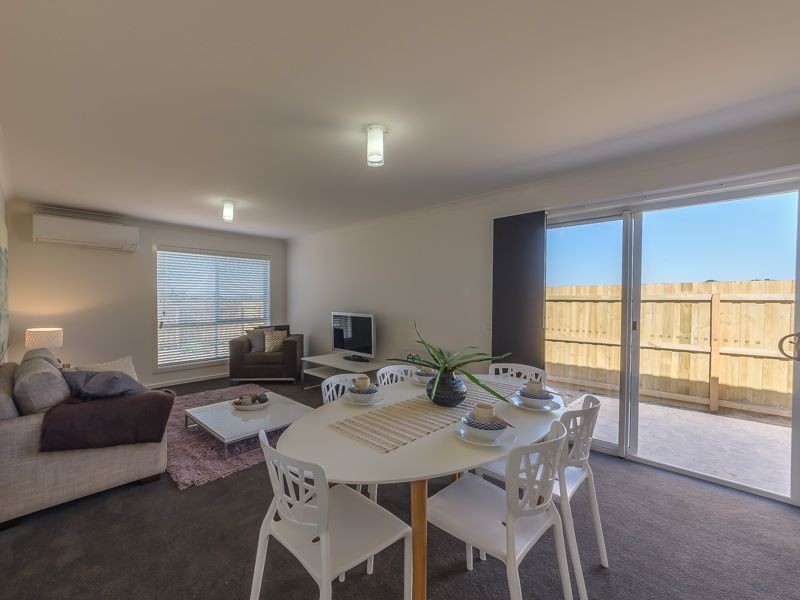1 Whipbird Way, St Leonards VIC 3223