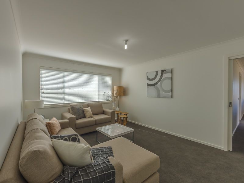 1 Whipbird Way, St Leonards VIC 3223