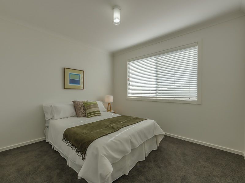1 Whipbird Way, St Leonards VIC 3223