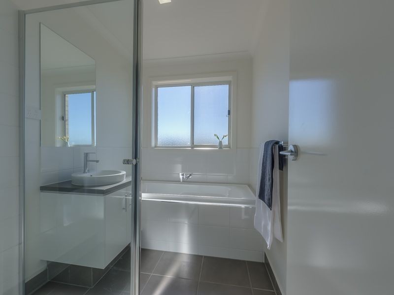 1 Whipbird Way, St Leonards VIC 3223