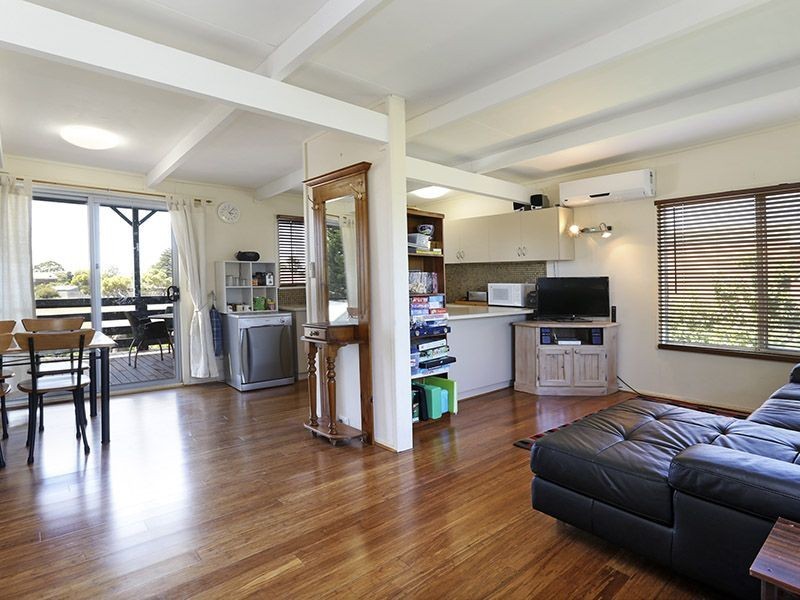 11 Coach Road, Indented Head VIC 3223