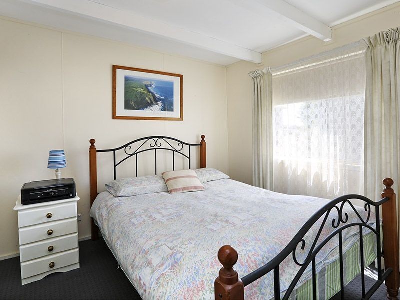 11 Coach Road, Indented Head VIC 3223