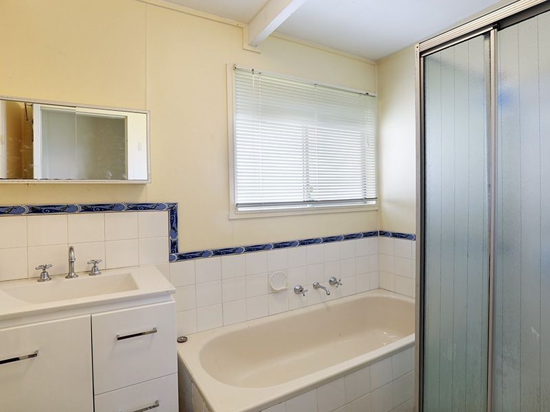 11 Coach Road, Indented Head VIC 3223