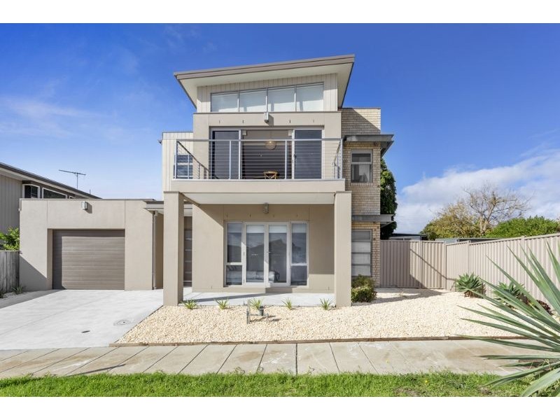 2 Sorrento Terrace, Indented Head VIC 3223