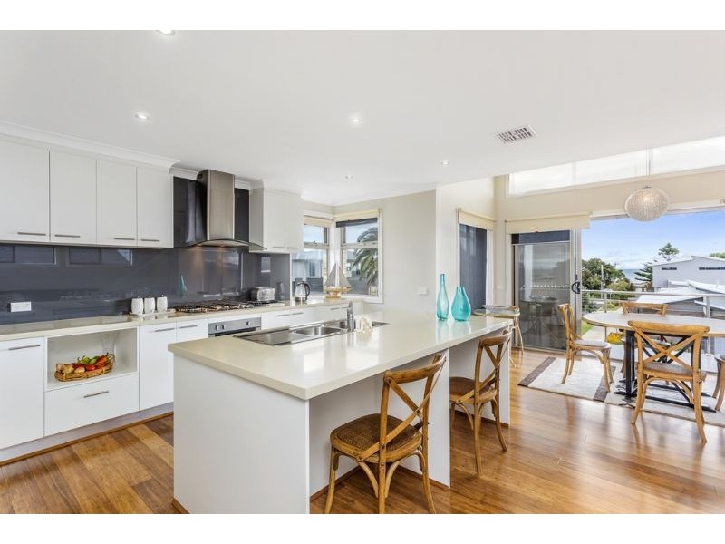 2 Sorrento Terrace, Indented Head VIC 3223