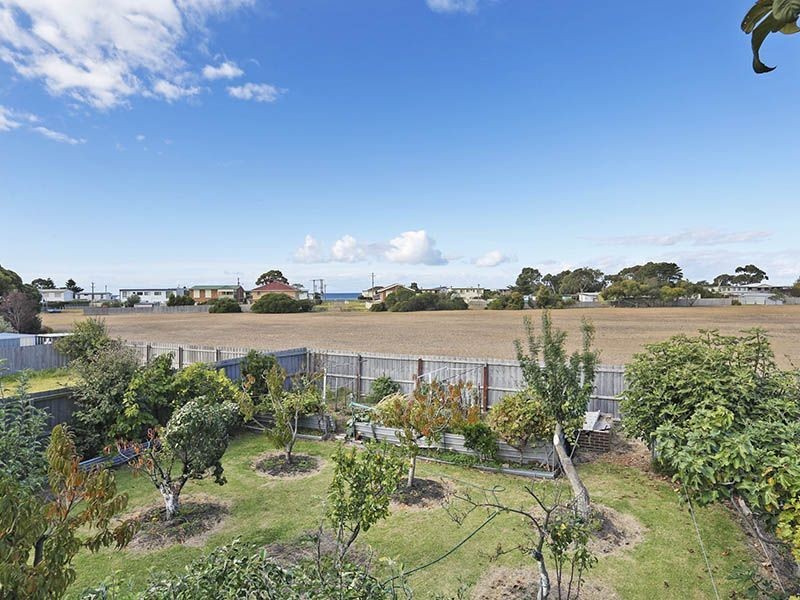 31 Grassy Point Road, Indented Head VIC 3223