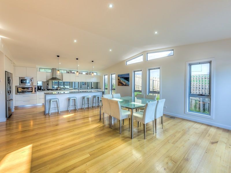 16 Ocean Mist Court, St Leonards VIC 3223