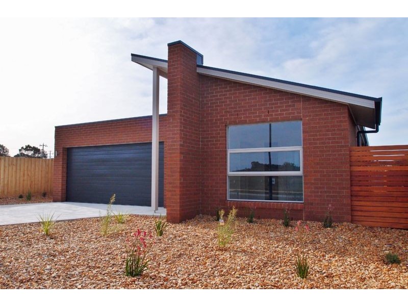 18 Pardolote Crescent, St Leonards VIC 3223