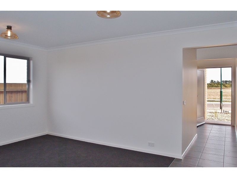 18 Pardolote Crescent, St Leonards VIC 3223