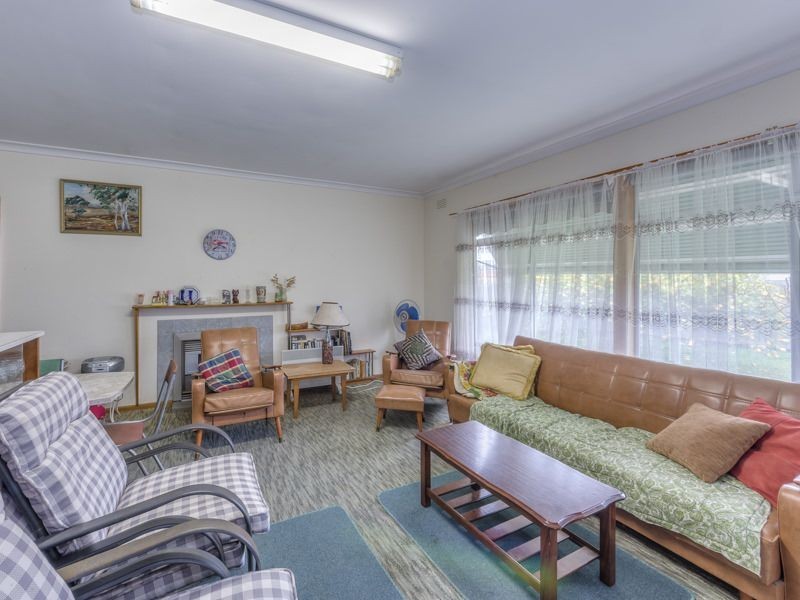 24 Dudley Parade, St Leonards VIC 3223