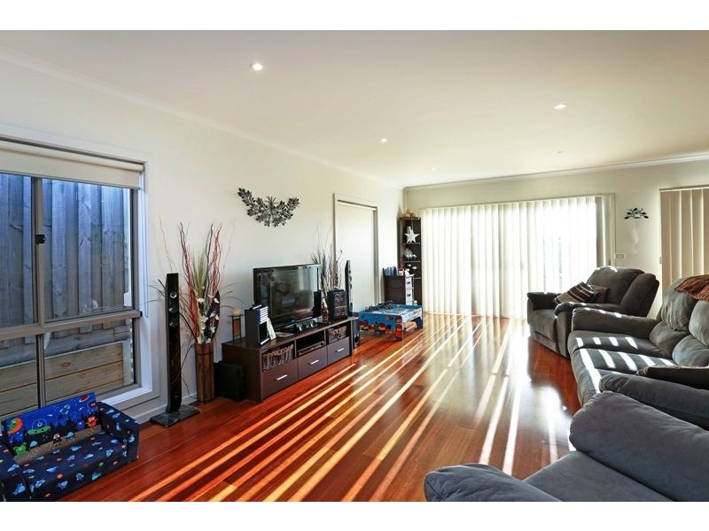1/3 Welfare Street, Portarlington VIC 3223