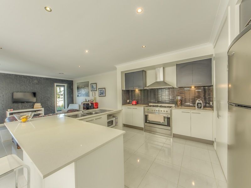 14 Amalfi Way, Indented Head VIC 3223