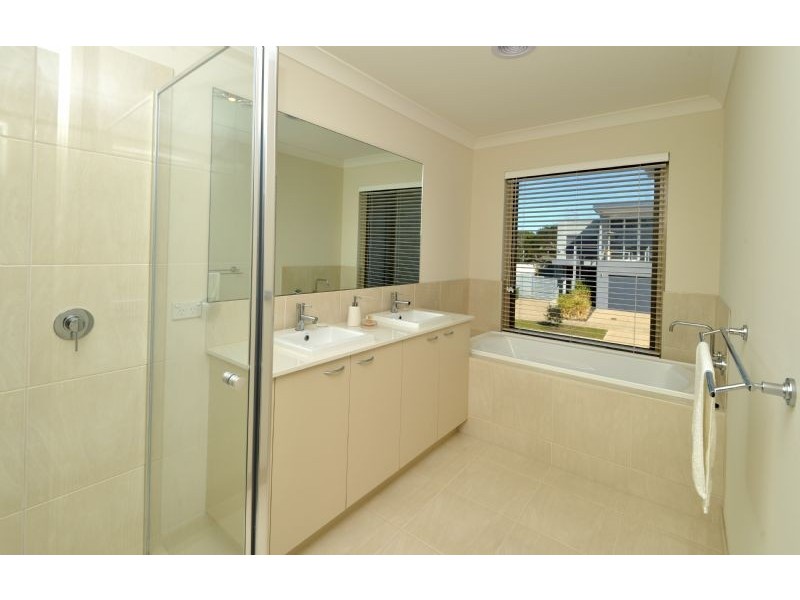 35 Amalfi Way, Indented Head VIC 3223