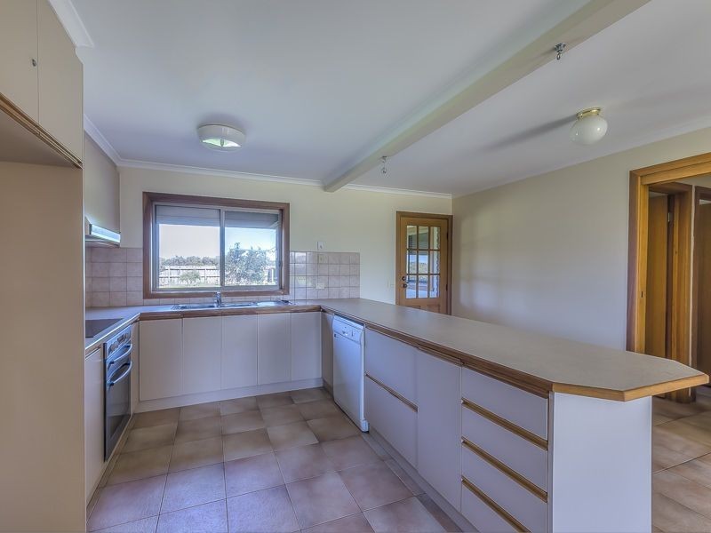 18 Sunset Boulevard, Portarlington VIC 3223