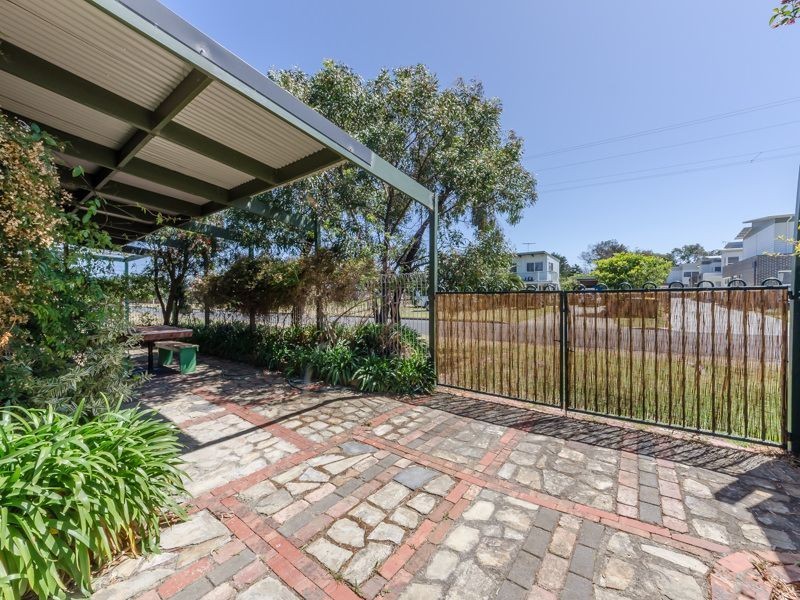 1/84 Leviens Road, St Leonards VIC 3223